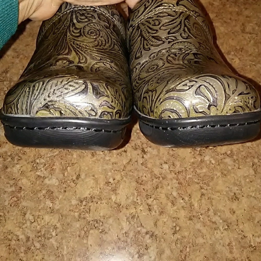 Women's Nurture Shoes - Picture 3 of 8